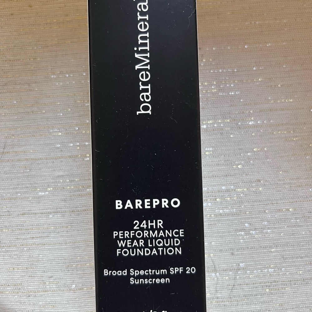 bareMinerals BAREPRO 24hr performance wear liquid foundation